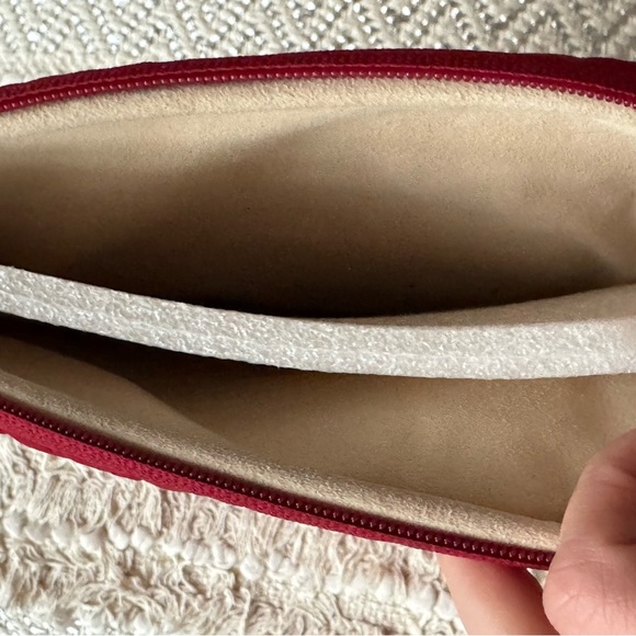 Michael Kors Red Tablet Sleeve - Picture 5 of 9